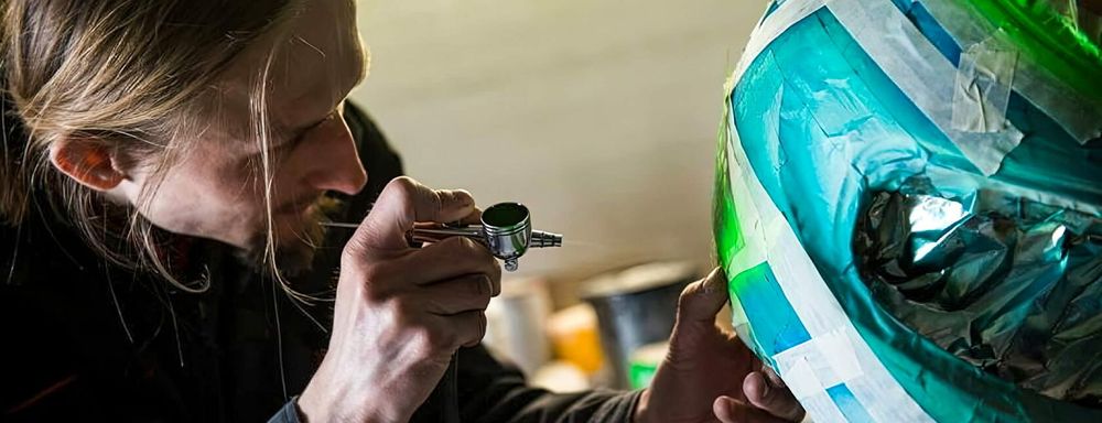 Путеводитель Porsche по самым знаковым гоночным шлемам автоспорта.